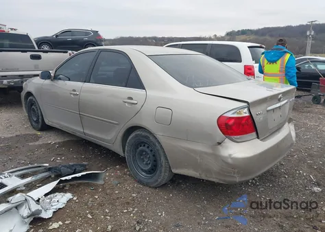 2006 Toyota Camry Le z USA, uszkodzony, nr VIN 4T1BE32K96U106809